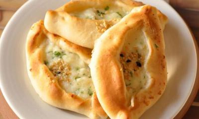 معجنات الجبن بالريحان للسحور