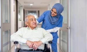 فن التمريض في الإسلام: عبادة ورحمة في ضوء القرآن والعترة