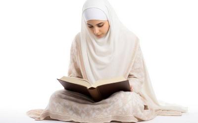 المرأة في القرآن: طريق الكرامة الإلهية والتقوى